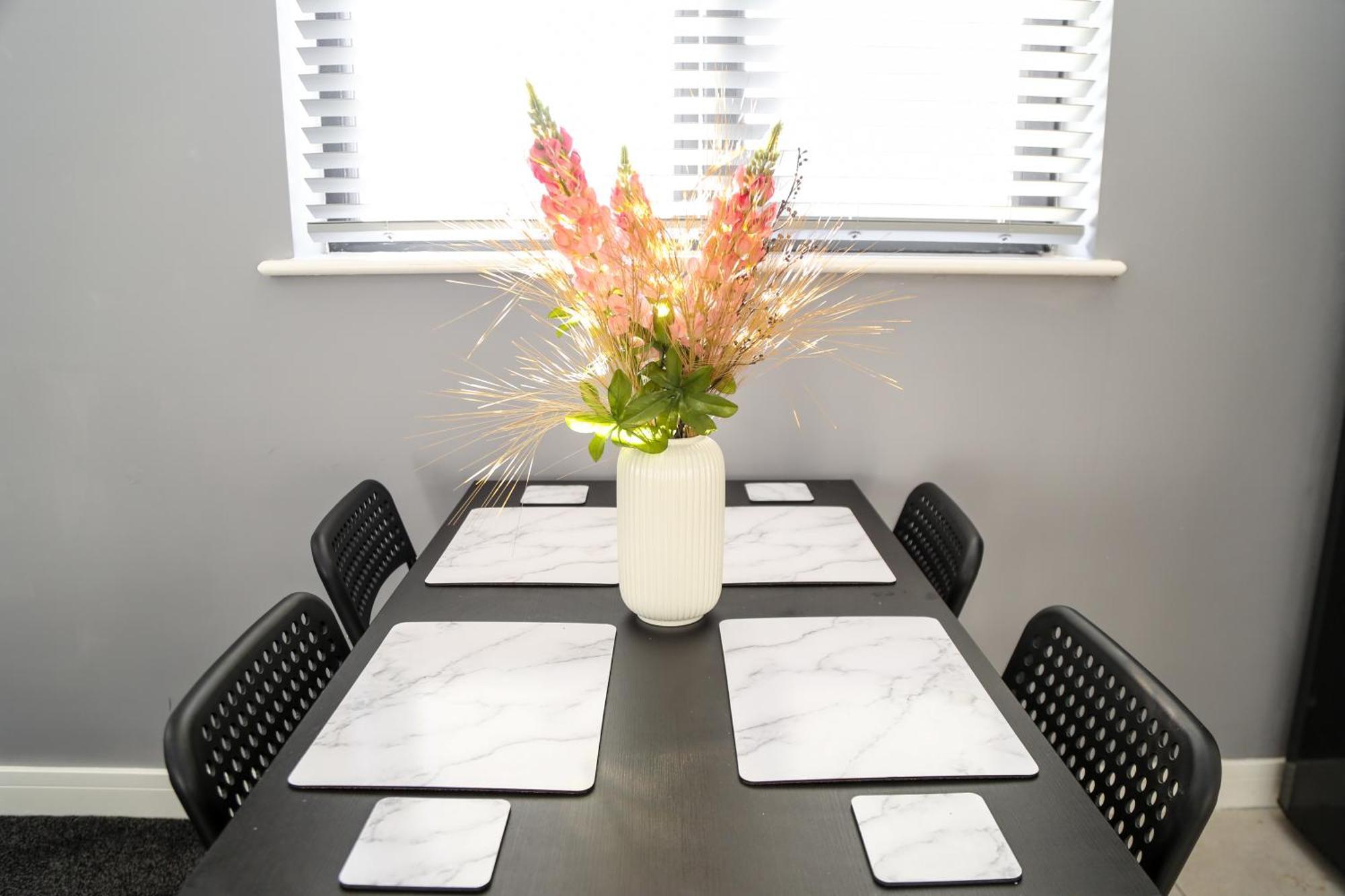 Apartamento Luxurious & Lavish Salford Quays Free Parking Mánchester Exterior foto